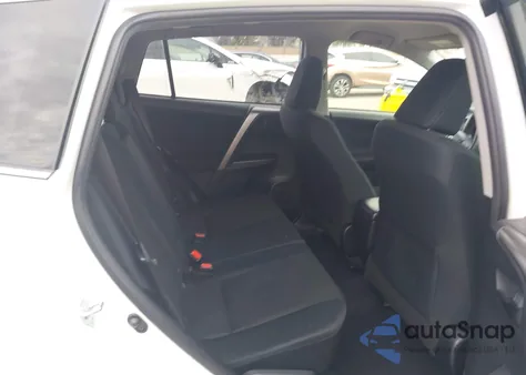 2017 Toyota Rav4 Le z USA, uszkodzony, nr VIN JTMZFREV3HJ144114